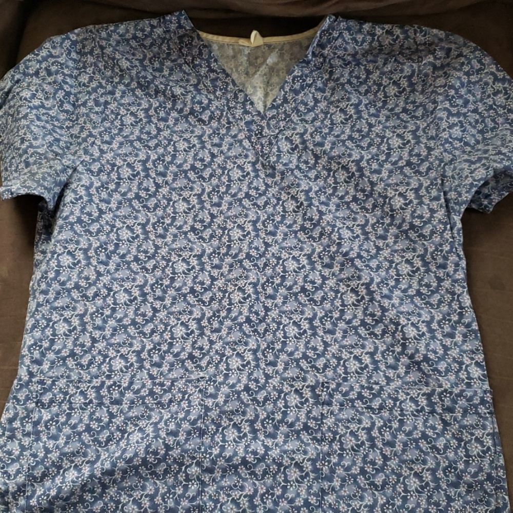 Scrub top